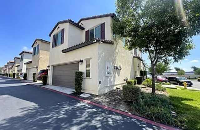 1918 Ray Abril Jr Lane Gallery 1