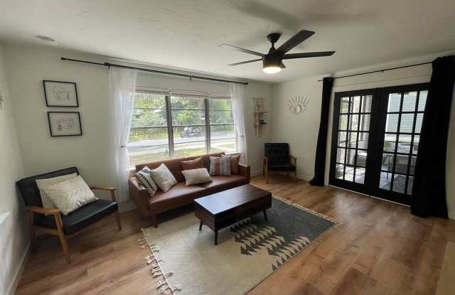 Beautiful 2 Bedroom, 1 Bathroom Apartment in Duckpond Neighborhood photos photos
