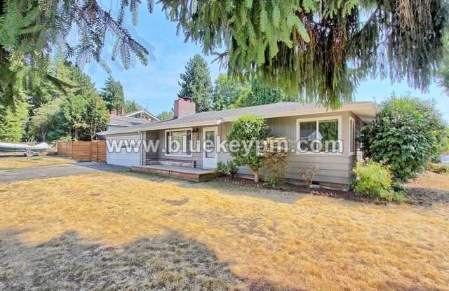 2 Bed, 1 Bath Home With Separate Office or Hobby Shed Gallery 3