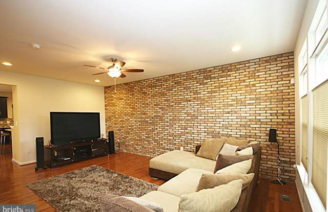 3603 HANSBERRY COURT NE Gallery 3