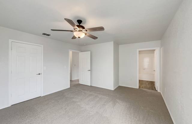 Charming 3 Bedroom 2 Bath home in Northeast Crossing. Gallery 4