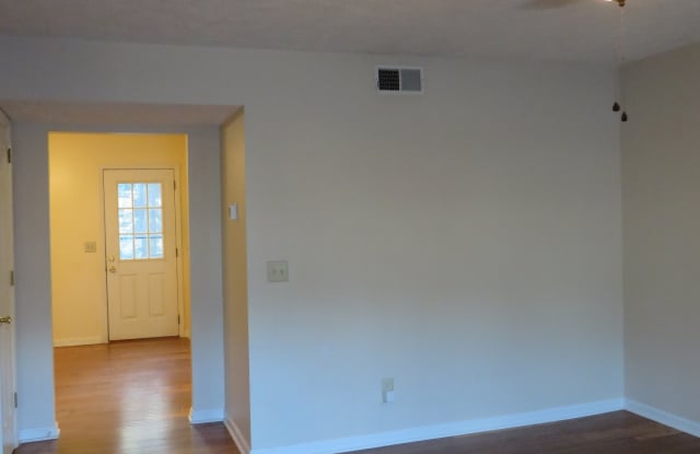 215 Thistle Ln Gallery 2