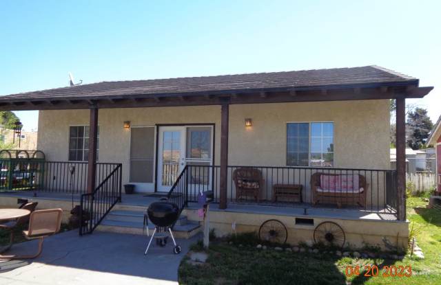 Remodeled Guest House in Quartz Hill All Utilities Included photos photos
