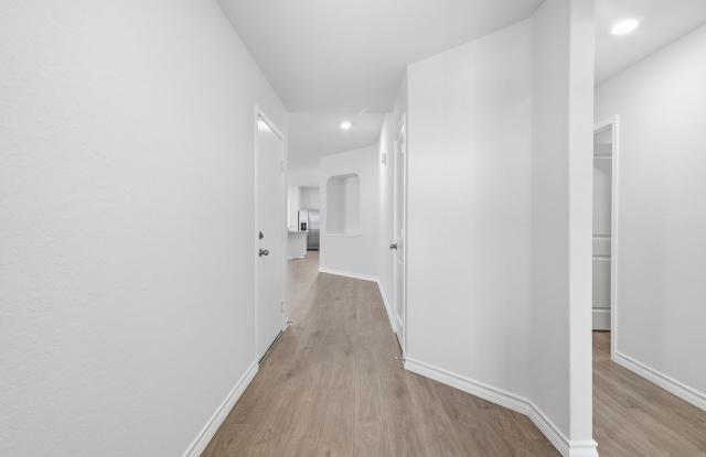 Beautiful Single-Story Home in Laurel Vista Gallery 4