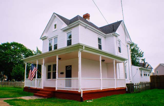 1251 W 27th St photos photos