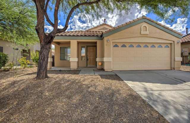 Spacious 4-Bedroom Home with 2-Car Garage & Large Enclosed Backyard in Desert Willow Estates! Gallery 1