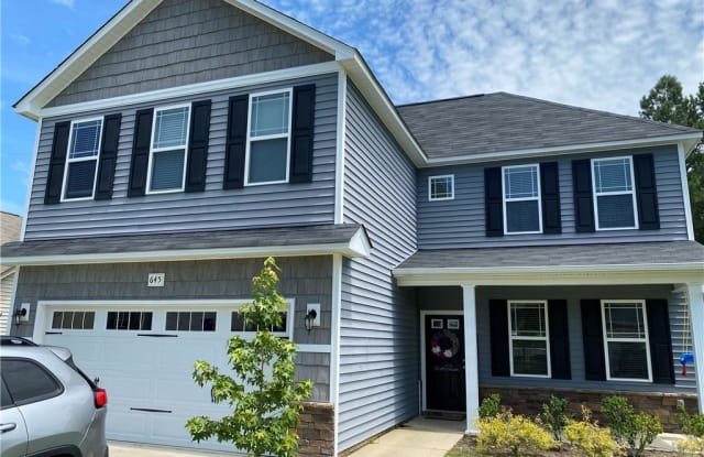 645 Roanoke Drive - 645 Roanoke Drive, Hoke County, NC 28376