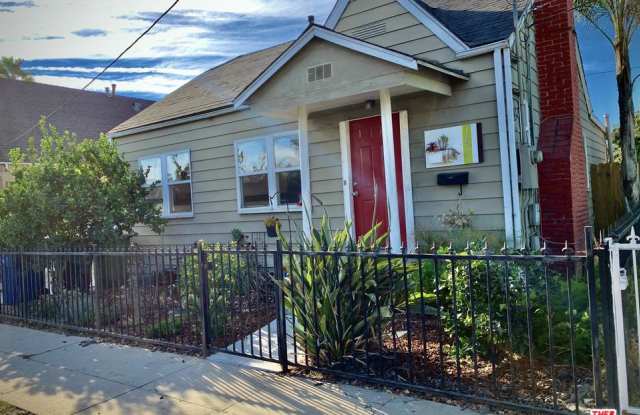 1671 VINEYARD Avenue Gallery 2