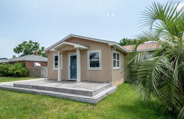 Welcome to this Beautifully Furnished 3/2 Home at Navy Point! photos photos