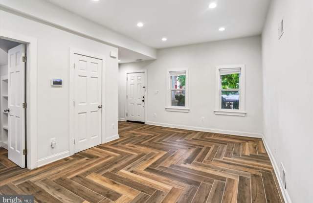 612 ALABAMA Avenue SE Gallery 3