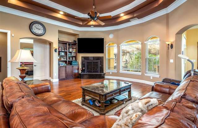 21934 Oak Glen Ln Gallery 4