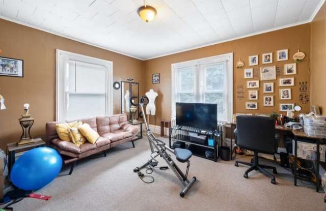 32 West William photos photos