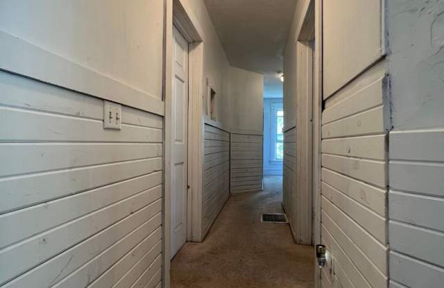 Spacious 5 Bedroom, 2 Bathroom Home Near UW-La Crosse  – Available June 1, 2027 photos photos