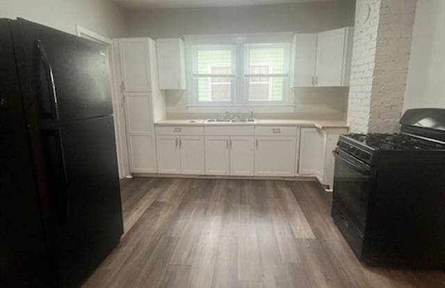 4BR/1BA house- LEASING SPECIAL Move in by 10/31/2026 and receive 50% off of your Deposit. Gallery 4