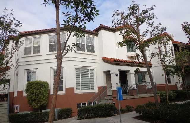Stunning Tustin Ranch 3 Bed 2.5 Bath Tri-Level Townhome with Park View Gallery 1