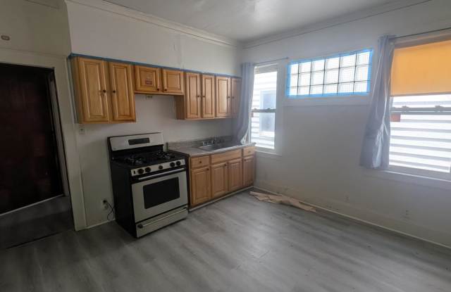 121 University Place photos photos