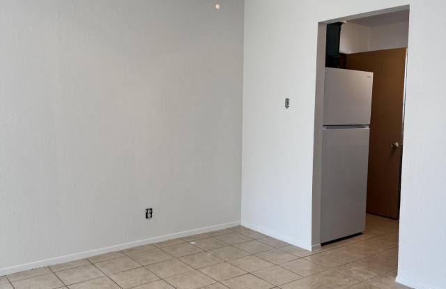 4714 FRANKFORT Avenue Gallery 4