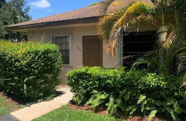 2516 SW 74th Ter photos photos
