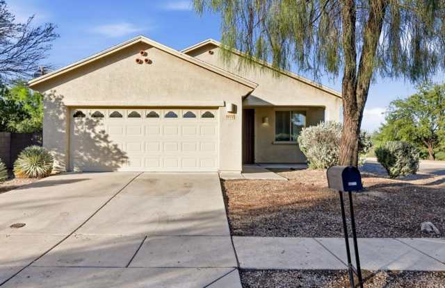 ✨ Beautiful 3-Bedroom Home with Solar & Spacious Backyard ✨ Gallery 1