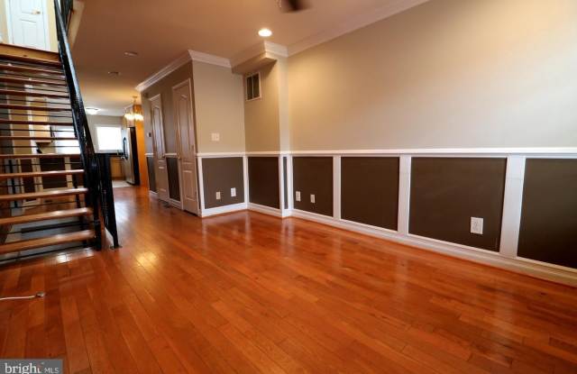 1605 MARSHALL Street Gallery 4