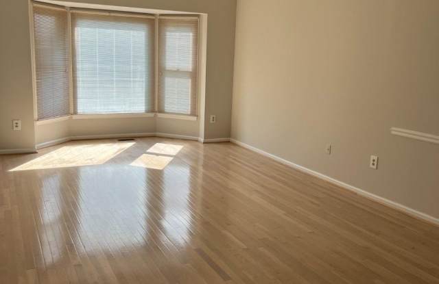 2740 WINSTON Court Gallery 2