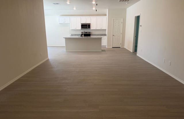 Brand New Build Beauty in Shenandoah Ridge Gallery 3
