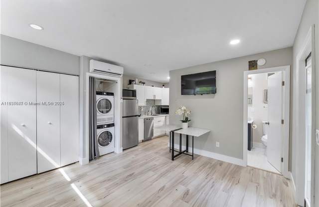 1125 Almeria Ave photos photos