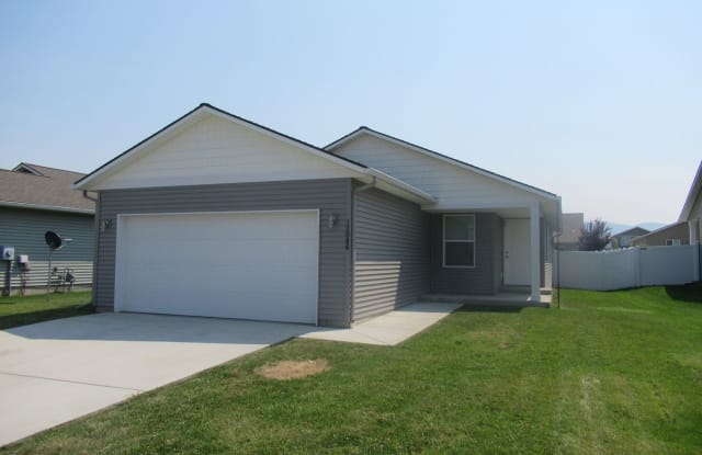 12086 W Renshaw Ave. - 12086 West Renshaw Avenue, Post Falls, ID 83854
