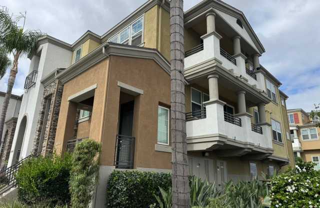 Sleek 2-Bed with a Den/Office + Flex Corner Condo with Attached Tandem Garage photos photos
