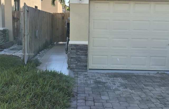 13376 SW 268th Ter - 13376 Southwest 268th Terrace, Princeton, FL 33032