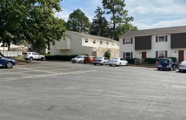 1/2 Mo Off Special   3 bed, 2 1/2 townhome - Sharon Lakes off  S Blvd near light rail Gallery 4