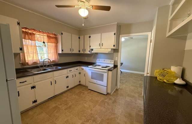 3 bedroom, 2 bath House Gallery 3