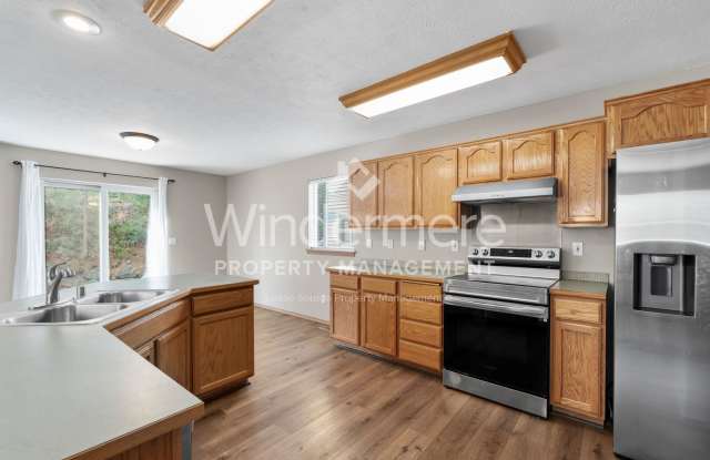 3 Bedroom 2.5 Bath Home In Eagle Ridge - 20 West Keely Court, Spokane, WA 99224