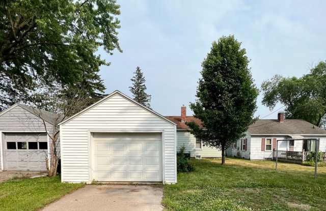 Spacious 2 Bedroom 1 Bath Single Family Home With Central Air- Available Now! Gallery 3