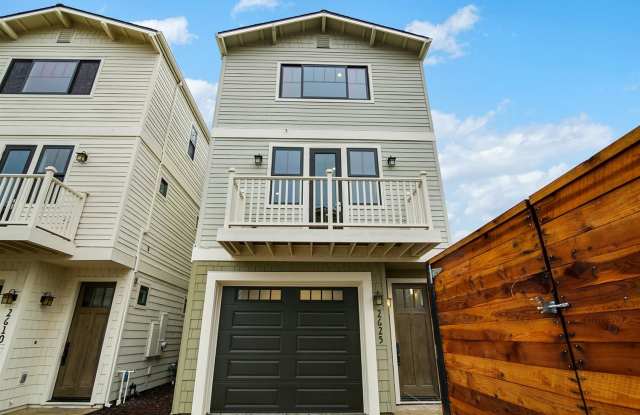 NEWER HOME -4 BED, 3.5 BATHS, 2 CAR GARAGE DOWNTOWN LIVING photos photos NEWER HOME -4 BED, 3.5 BATHS, 2 CAR GARAGE DOWNTOWN LIVING photos photos