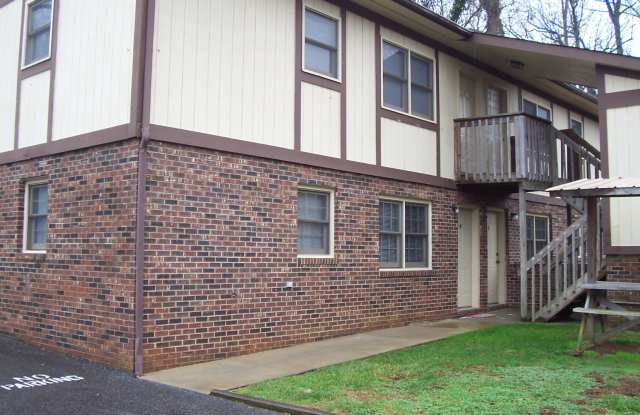 427 N Center St - 427 North Center Street, Statesville, NC 28677