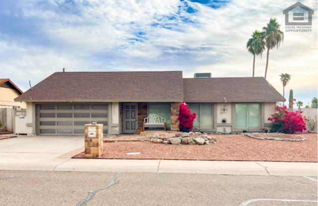 3Bed/2Bath House at 19th Ave/Loop 101! NO HOA! CORNER LOT! Gallery 1