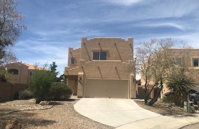 6801 CALLE LAGUNA NE - 6801 Calle Laguna Northeast, Albuquerque, NM 87113