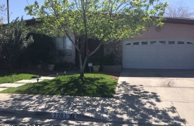 2201 Reynolds - 2201 Reynolds Avenue, North Las Vegas, NV 89030