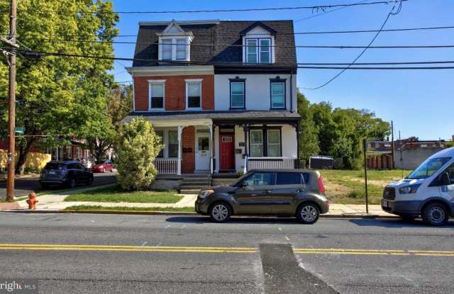 537 N PLUM Street photos photos