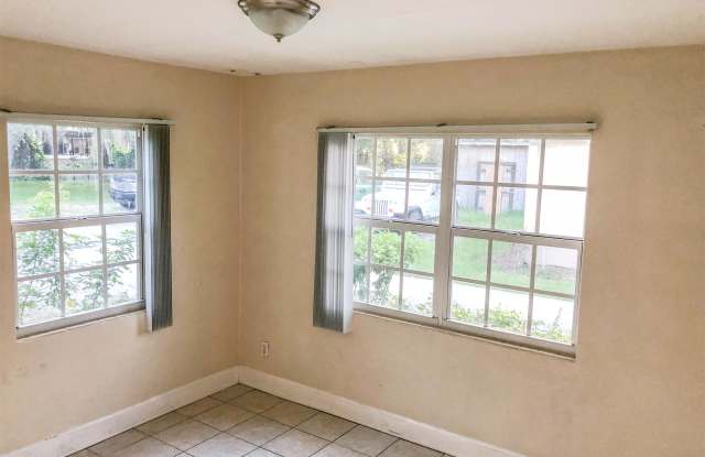 214 East Drury Avenue - 1 Gallery 2