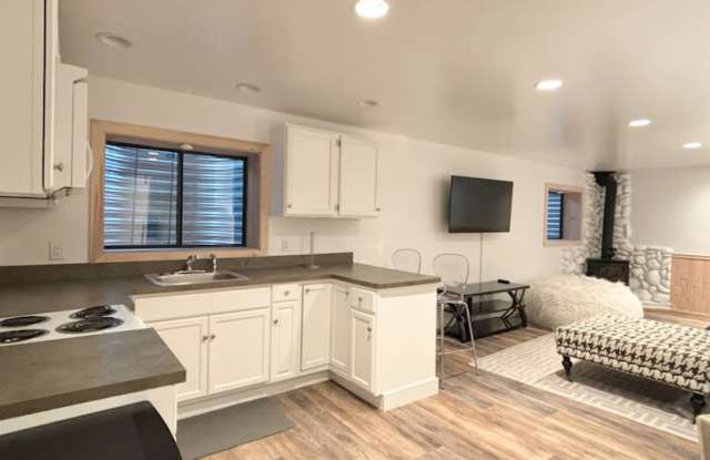 400 Henley Road- Studio photos photos