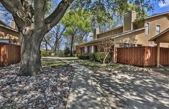 5722 Cedar Creek Drive - 5722 Cedar Creek Drive, Benbrook, TX 76109