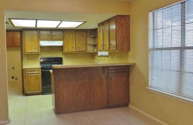 405 Lakeway Drive Gallery 3