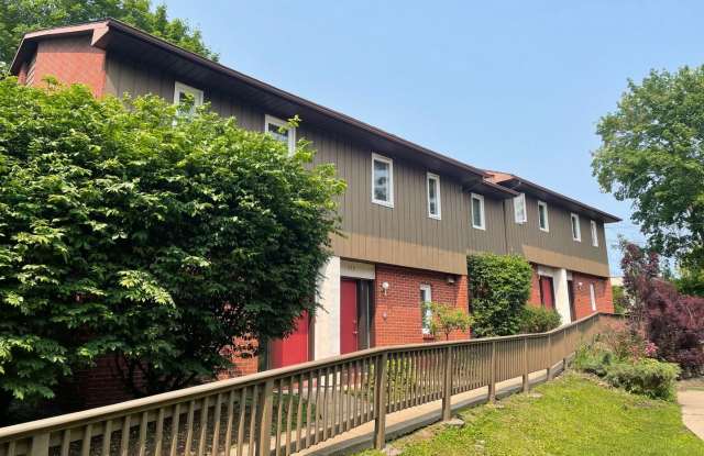 Biscayne/Sarasota 2 Bedroom Townhome on W. College Gallery 1