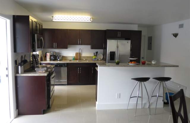 1556 SW 5 Pl - 3 Gallery 2