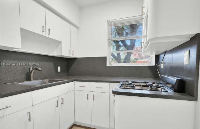 4740 Pine Tree Dr photos photos