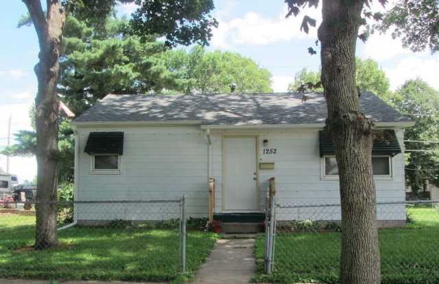 2 Bedroom, 1 Bathroom House for Rent located at 1252 Ackermant photos photos
