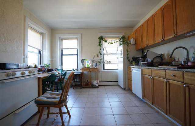109 Windsor St. photos photos
