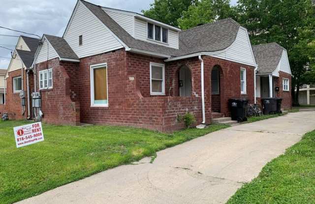 403 1/2 West Walnut Street - 403 1/2 W Walnut St, Independence, MO 64050